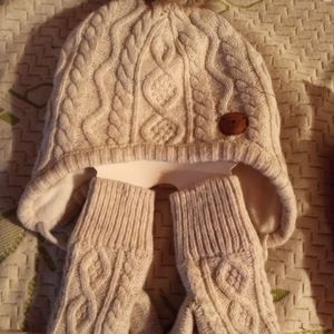 Hat and mittens set